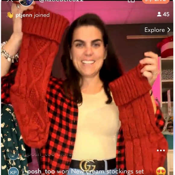 Tops - Happy holidays random pallet pulls 🥰